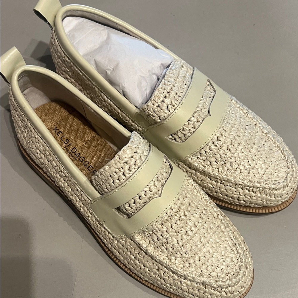 NEW Kelsi Dagger Cream Loafers